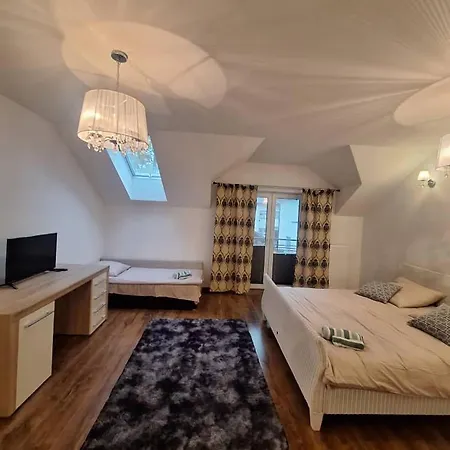 Πανσιόν Varzob Βαρσοβία